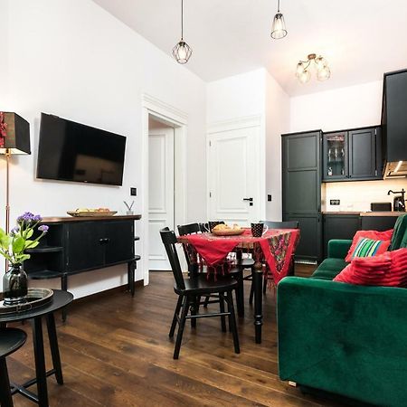 Wooden Horse - New Apartment - Old Town クラクフ エクステリア 写真
