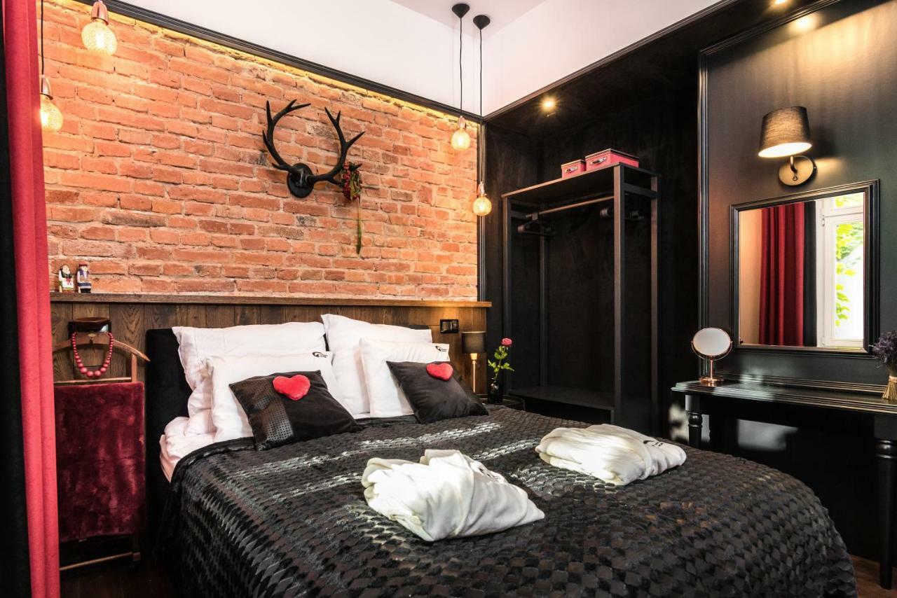 Wooden Horse - New Apartment - Old Town クラクフ エクステリア 写真